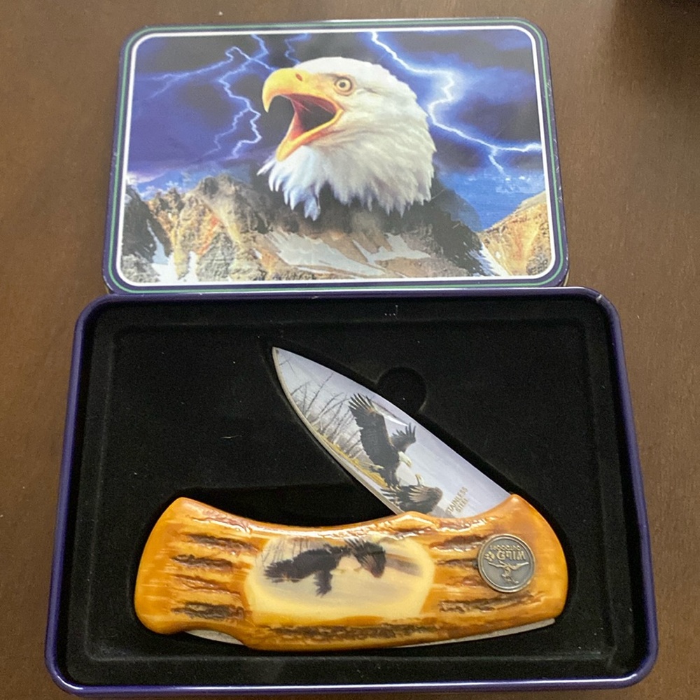 Vintage WILD OUTDOORS Eagle KNIFE IN TIN